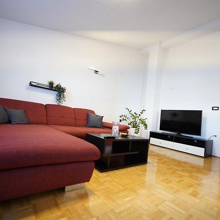 נובליה Apartments Loncar-Near Zrce Beach מראה חיצוני תמונה
