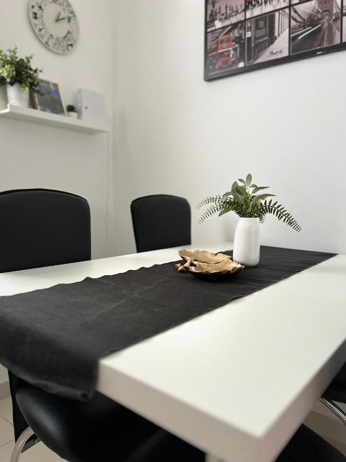 נובליה Apartments Loncar-Near Zrce Beach מראה חיצוני תמונה