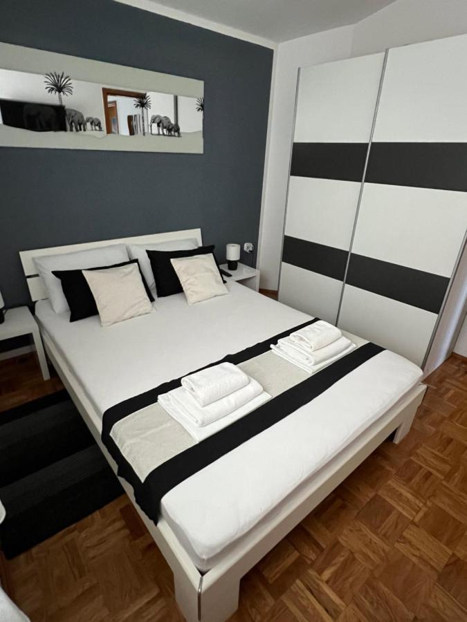 נובליה Apartments Loncar-Near Zrce Beach מראה חיצוני תמונה